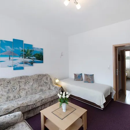 Ferienwohnung Laage Apartment *